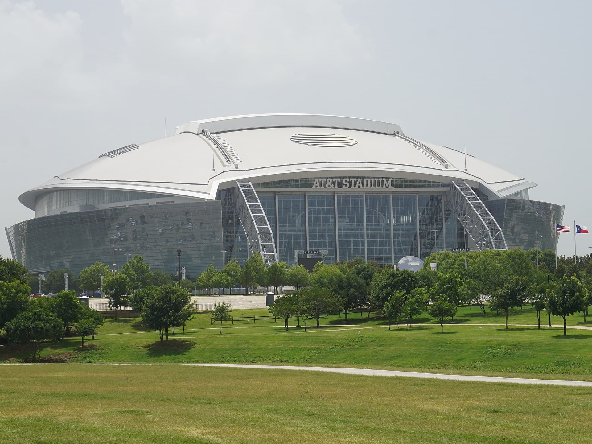 AT&T Stadium in Arlington, home of the Dallas Cowboys. Photo: Michael Barera / Wikimedia Commons (CC BY-SA 4.0)